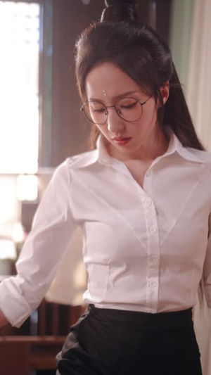 短剧《捡到美女剑仙后我逆袭了》56集短剧免费在线一口气看完