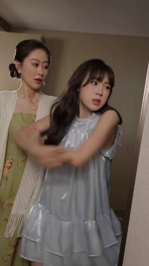 短剧《被偷听心声后，全家追着老妈宠》55集短剧全集免费一键观看