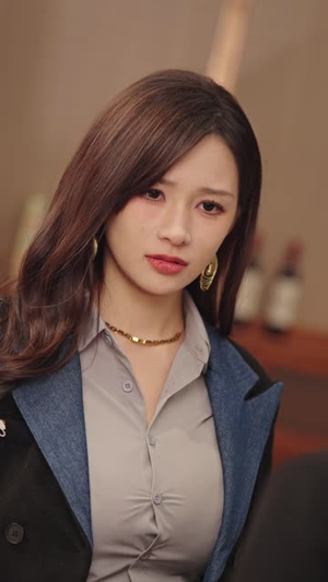 战神房东：开局女总裁上门求合租（78集）这个短剧最近超火