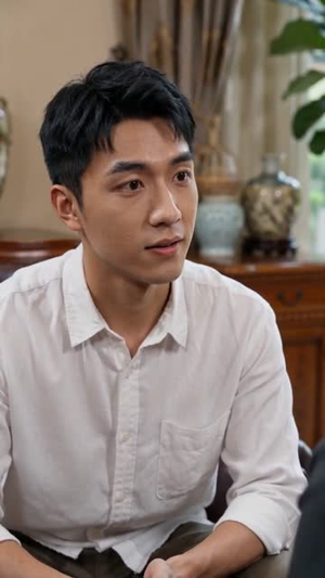 短剧《行长不懂事，我直接抽走两亿》28集短剧超清画质在线追剧