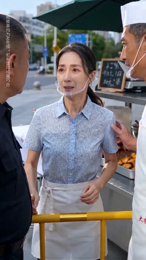 盒饭摊前的反击（30集）短剧分享关注我一起追剧
