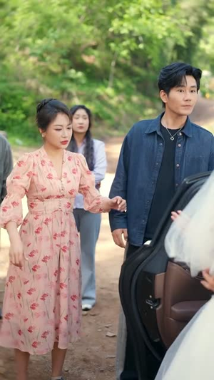 短剧《婚礼当天他摊牌了》65集短剧高清完整版免费观看